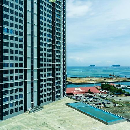 Full Seaview 2R1B Condo For 6Pax In コタキナバル エクステリア 写真