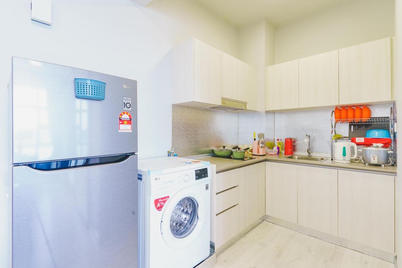 Full Seaview 2R1B Condo For 6Pax In コタキナバル エクステリア 写真