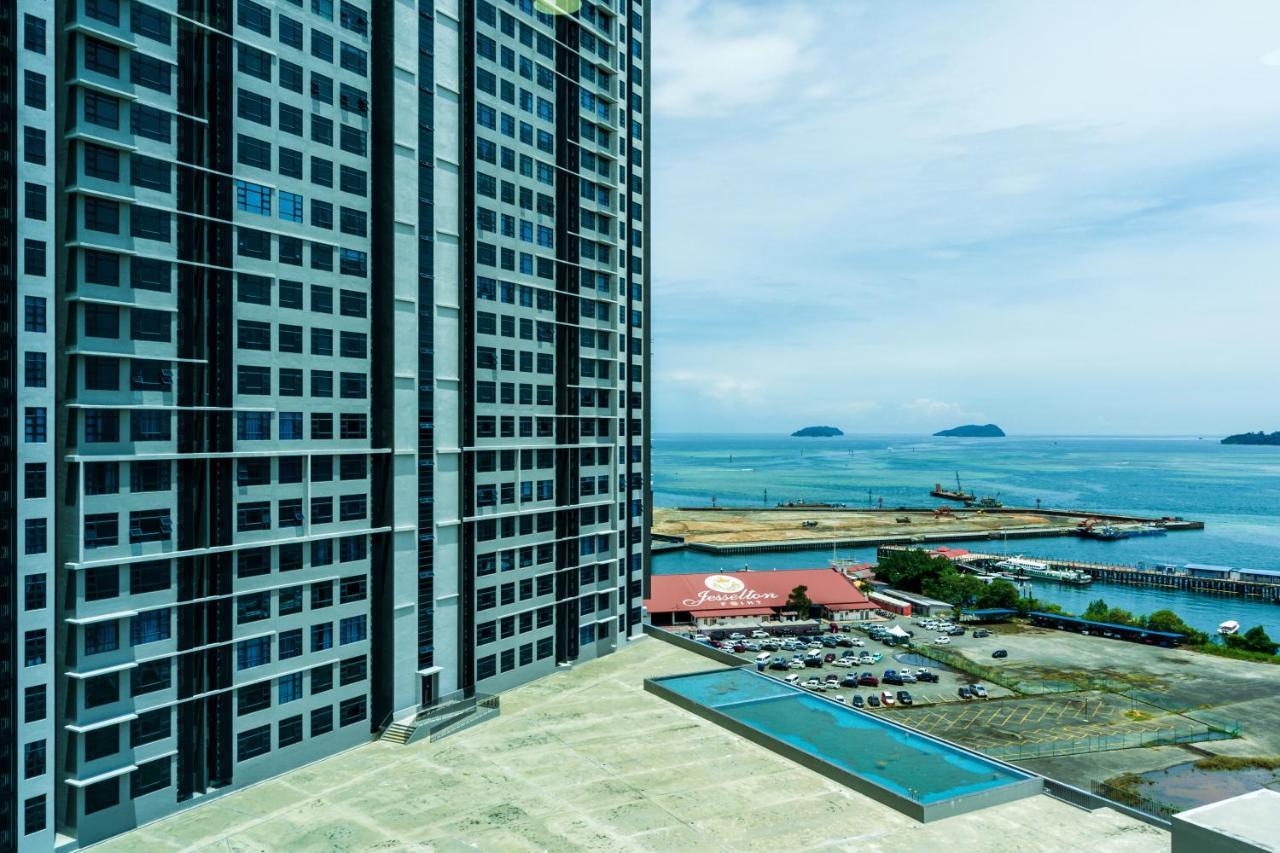 Full Seaview 2R1B Condo For 6Pax In コタキナバル エクステリア 写真