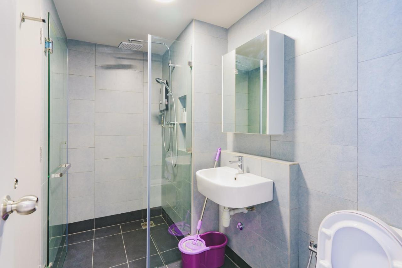 Full Seaview 2R1B Condo For 6Pax In コタキナバル エクステリア 写真