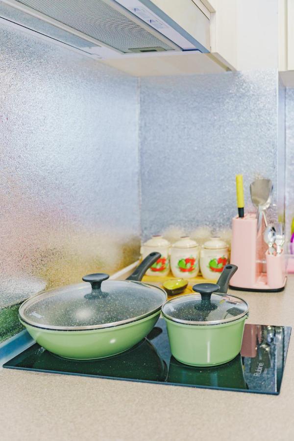 Full Seaview 2R1B Condo For 6Pax In コタキナバル エクステリア 写真