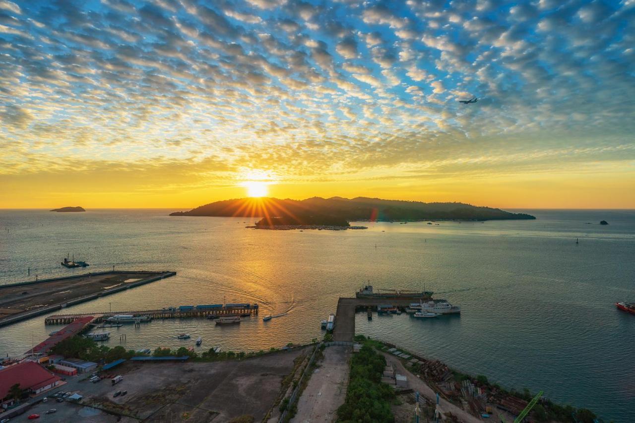 Full Seaview 2R1B Condo For 6Pax In コタキナバル エクステリア 写真