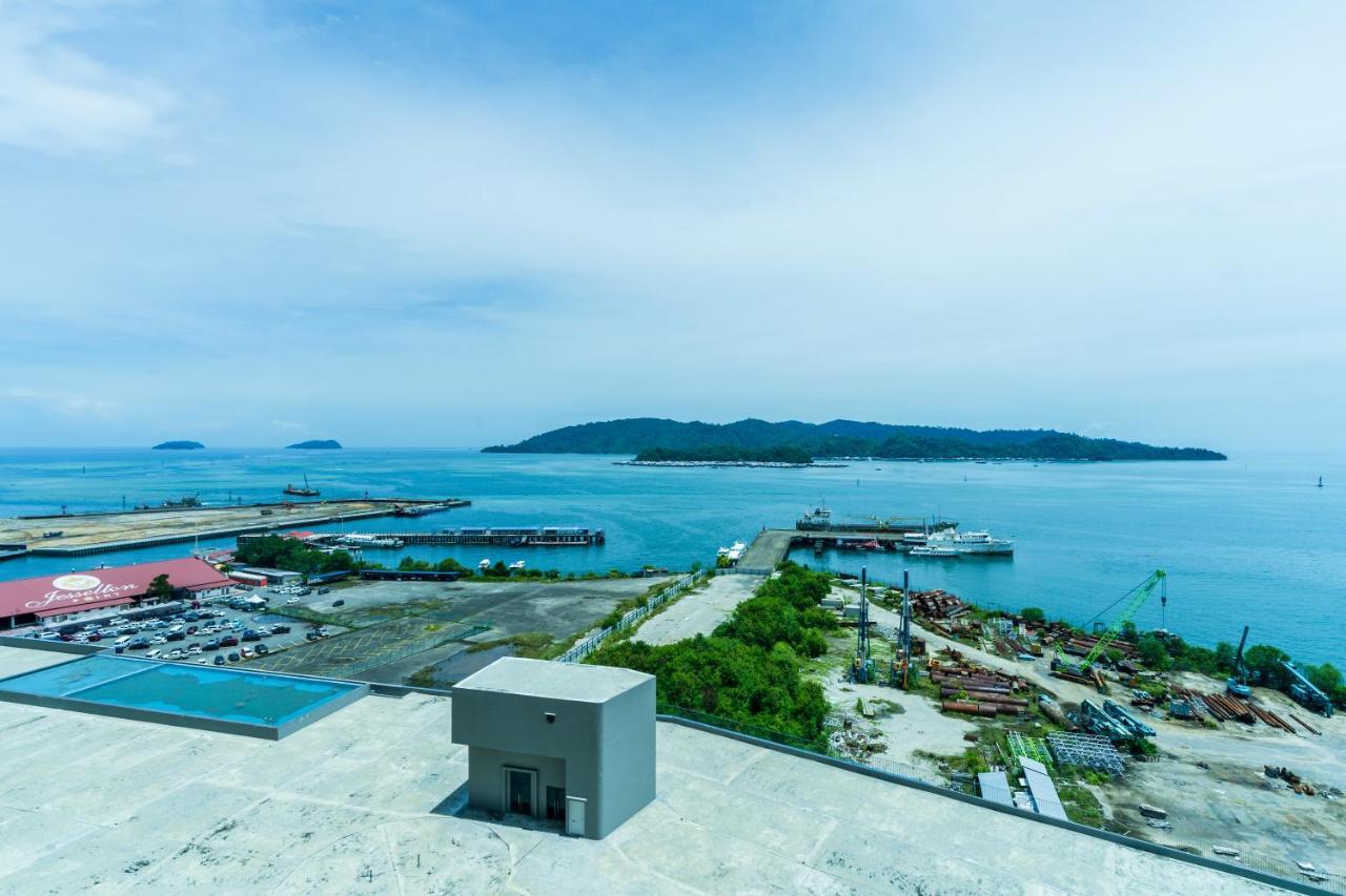 Full Seaview 2R1B Condo For 6Pax In コタキナバル エクステリア 写真