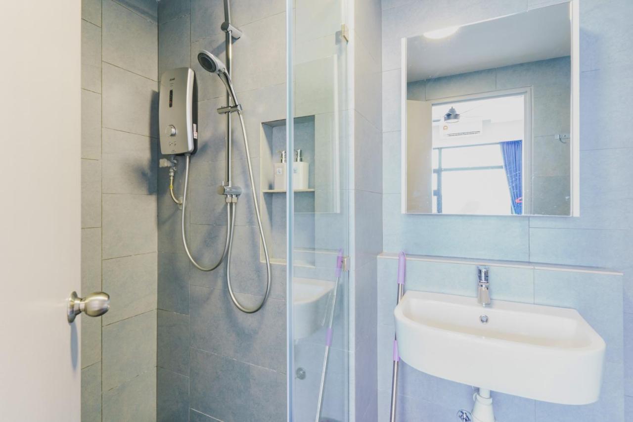 Full Seaview 2R1B Condo For 6Pax In コタキナバル エクステリア 写真