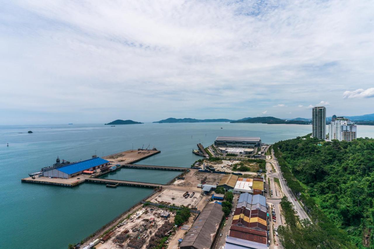 Full Seaview 2R1B Condo For 6Pax In コタキナバル エクステリア 写真